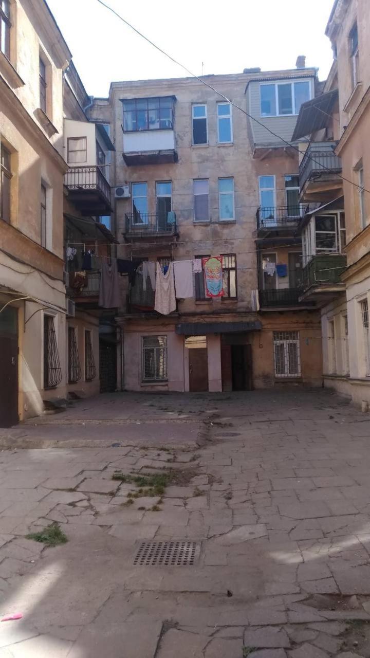 Однокімнатна Квартира Поруч З Залізничним Вокзалом Odesa Exterior foto